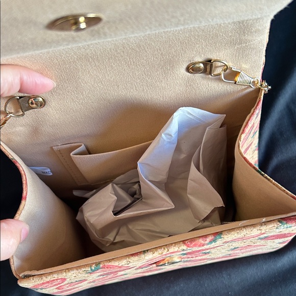 NWT Strawberry Print Cork Crossbody Bag with Gold Chain - Picture 4 of 4